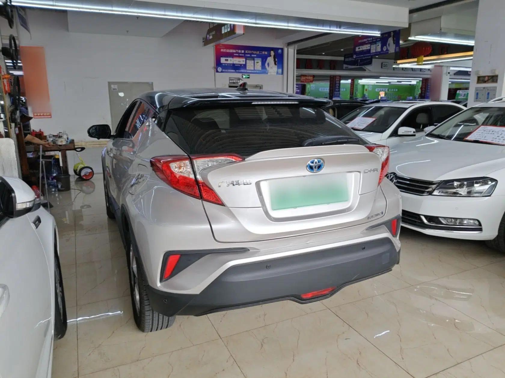 Toyota C-HR EV 2020 Luxury Sunroof Edition — миниатюра 4