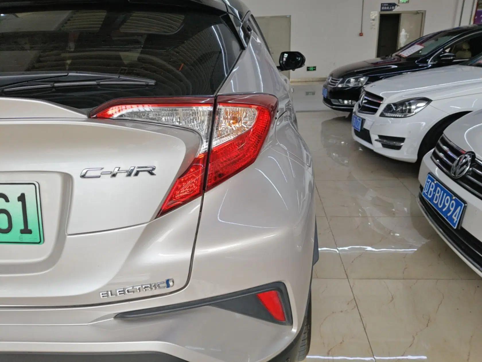 Toyota C-HR EV 2020 Luxury Sunroof Edition — миниатюра 7