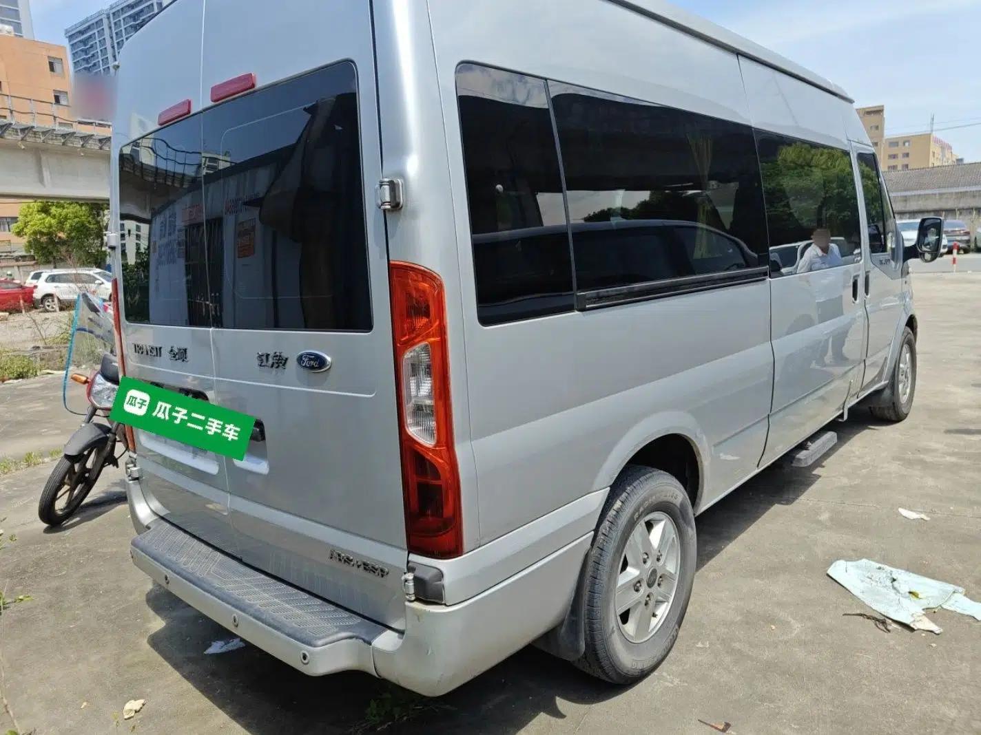 Ford Transit Custom 2016 2.2T Long-Wheelbase 9-Seater Mid-Roof Luxury Coach with 135 Horsepower — миниатюра 6
