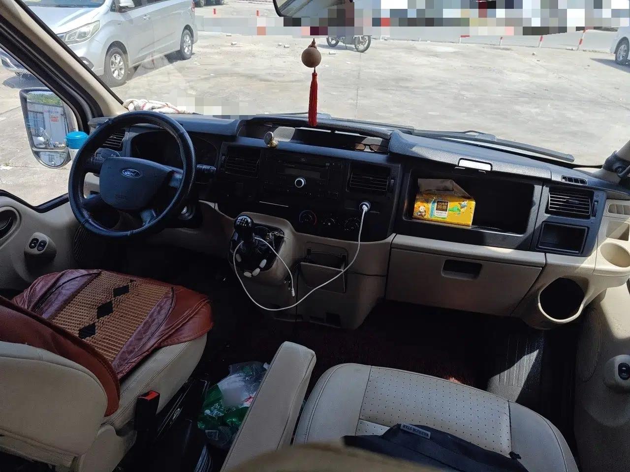 Ford Transit Custom 2016 2.2T Long-Wheelbase 9-Seater Mid-Roof Luxury Coach with 135 Horsepower — миниатюра 10