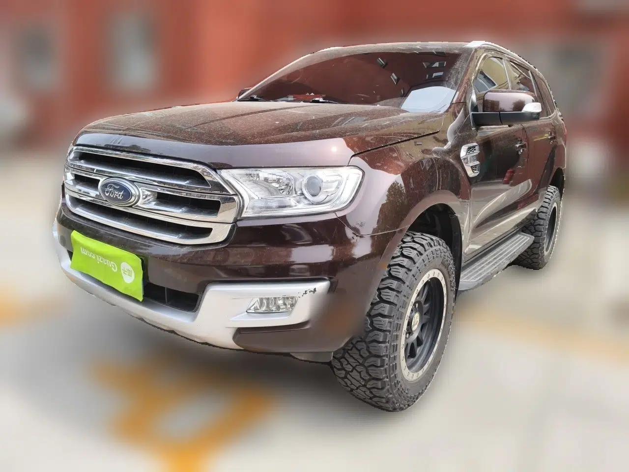 Ford Everest 2017 2.0T Gasoline Automatic 4x4 Luxury Edition 7 Seats — миниатюра 1