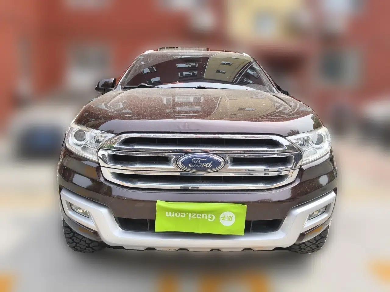 Ford Everest 2017 2.0T Gasoline Automatic 4x4 Luxury Edition 7 Seats — миниатюра 2