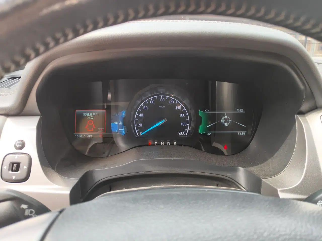 Ford Everest 2017 2.0T Gasoline Automatic 4x4 Luxury Edition 7 Seats — миниатюра 12