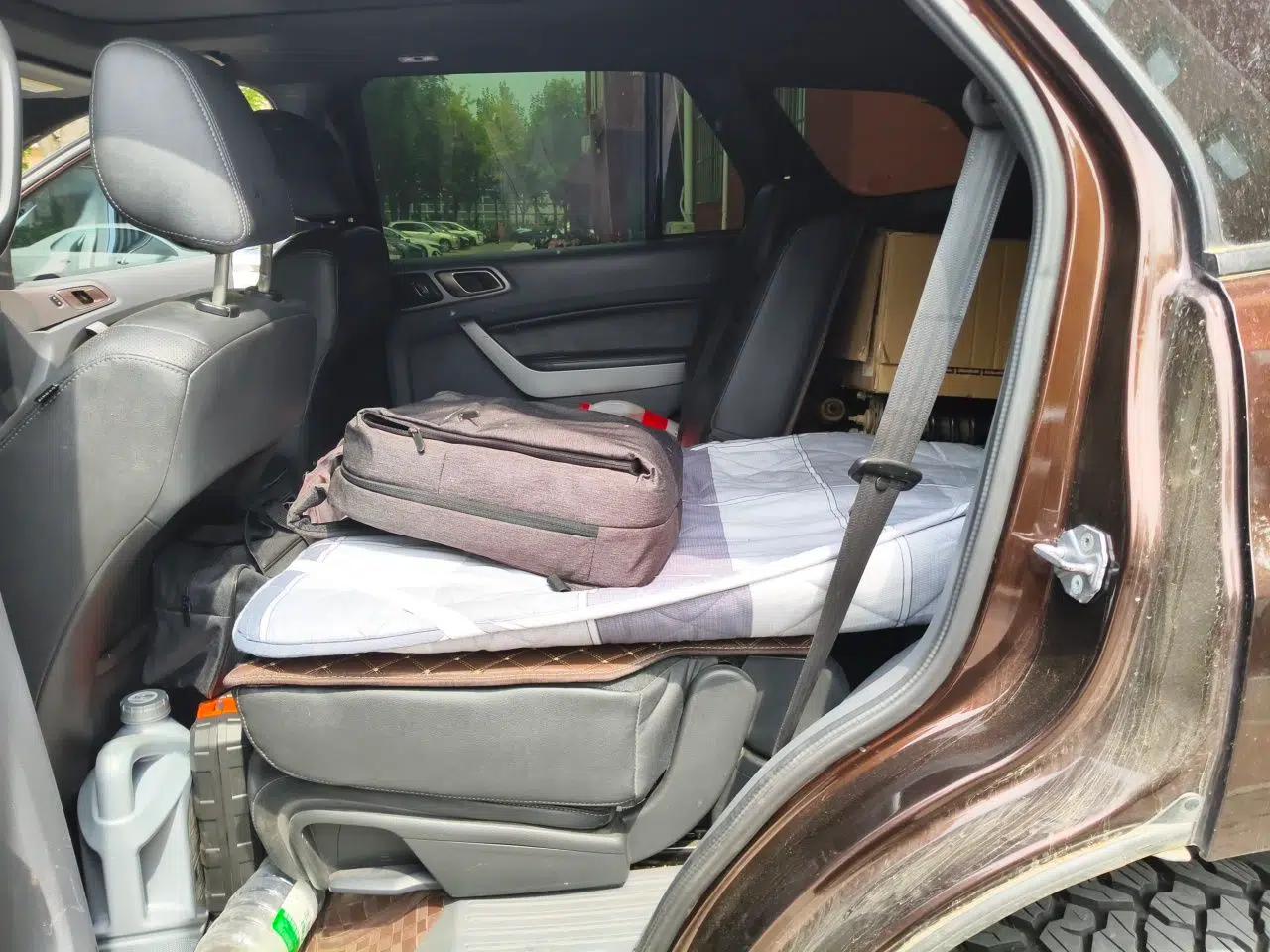 Ford Everest 2017 2.0T Gasoline Automatic 4x4 Luxury Edition 7 Seats — миниатюра 18