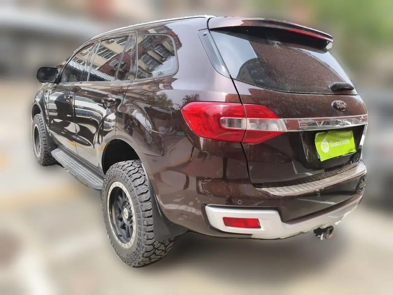 Ford Everest 2017 2.0T Gasoline Automatic 4x4 Luxury Edition 7 Seats — миниатюра 4