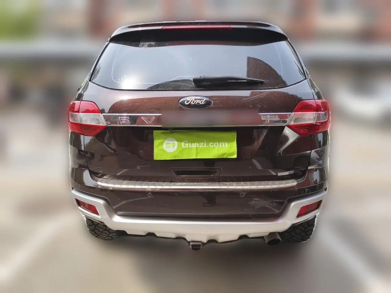 Ford Everest 2017 2.0T Gasoline Automatic 4x4 Luxury Edition 7 Seats — миниатюра 5