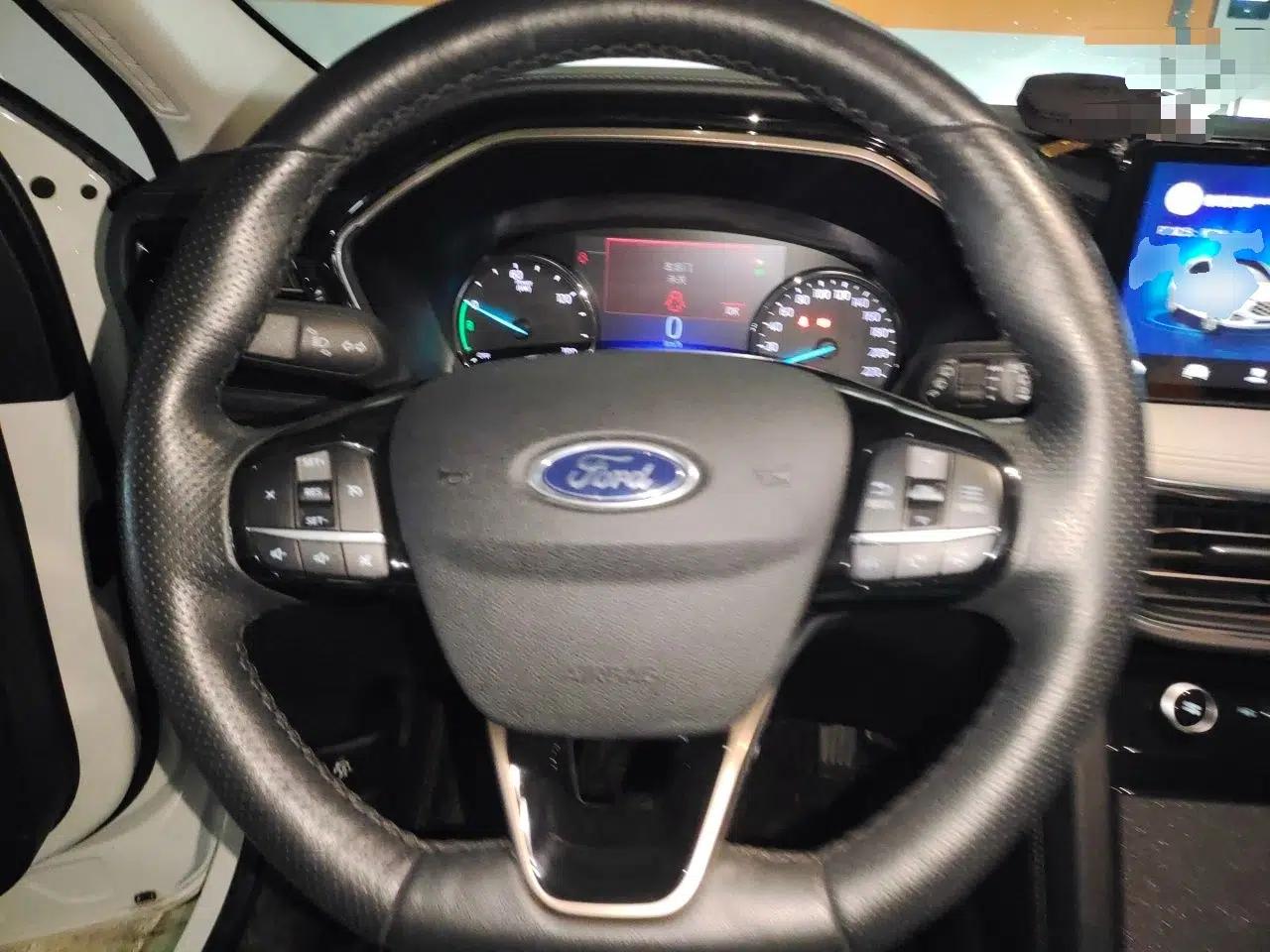 Ford Escape New Energy 2021 PHEV model — миниатюра 11