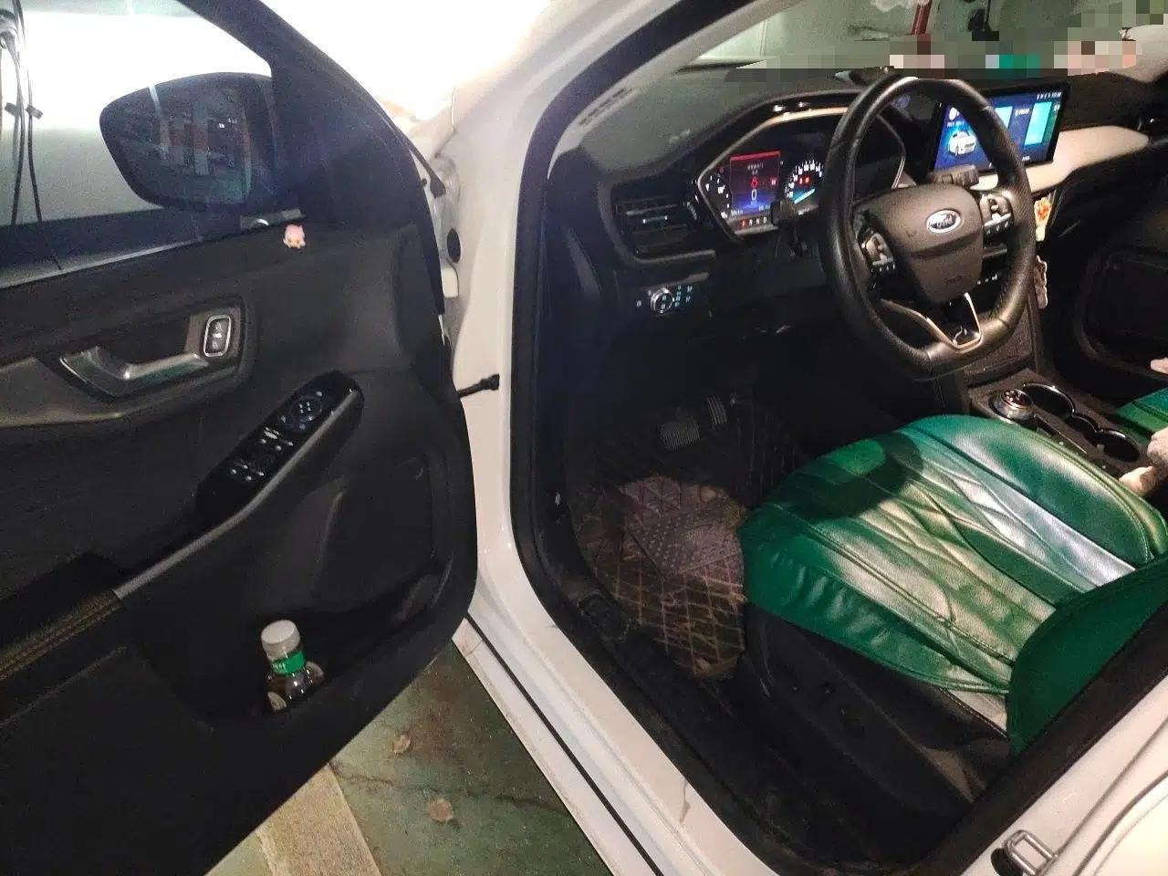 Ford Escape New Energy 2021 PHEV model — миниатюра 17