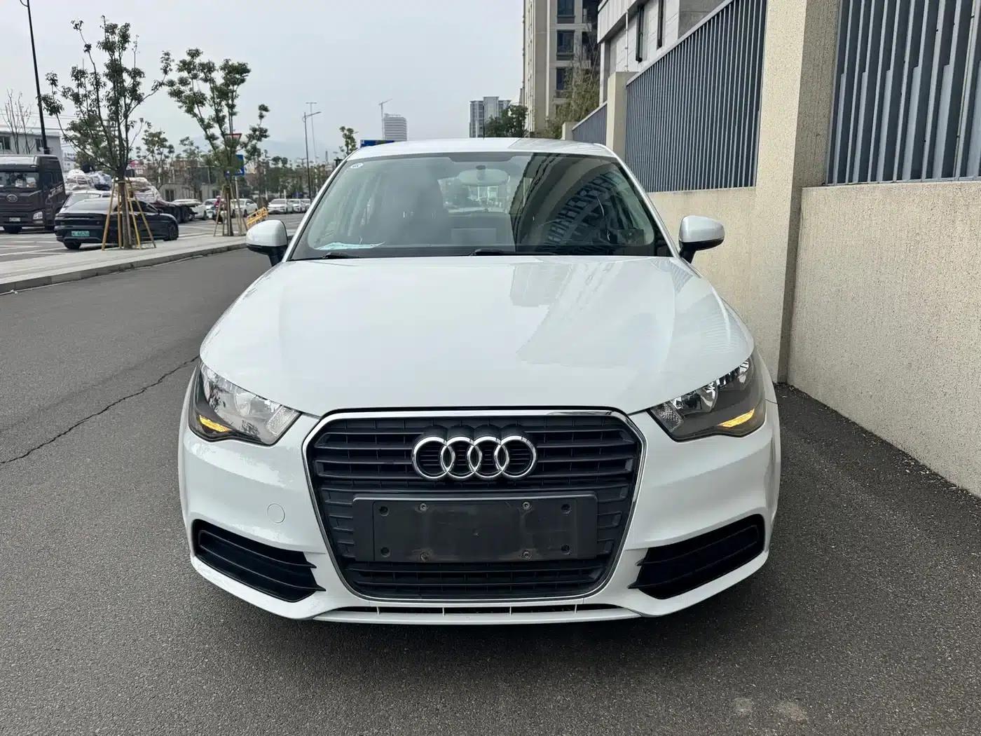 Audi A1 2014 30 TFSI Sportback Fashion Edition — миниатюра 1