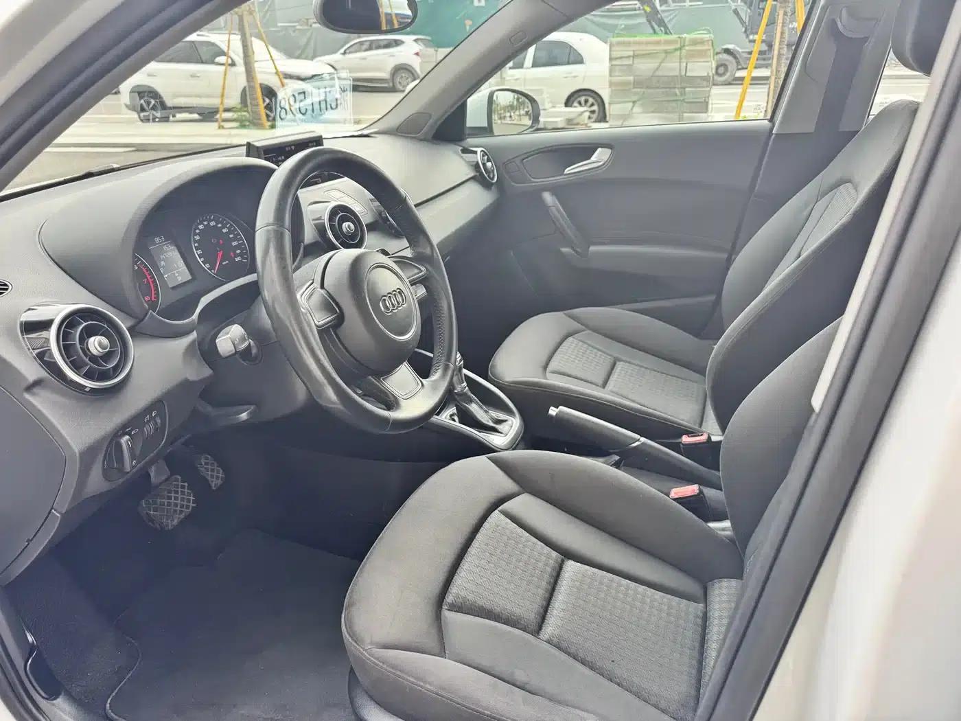 Audi A1 2014 30 TFSI Sportback Fashion Edition — миниатюра 4