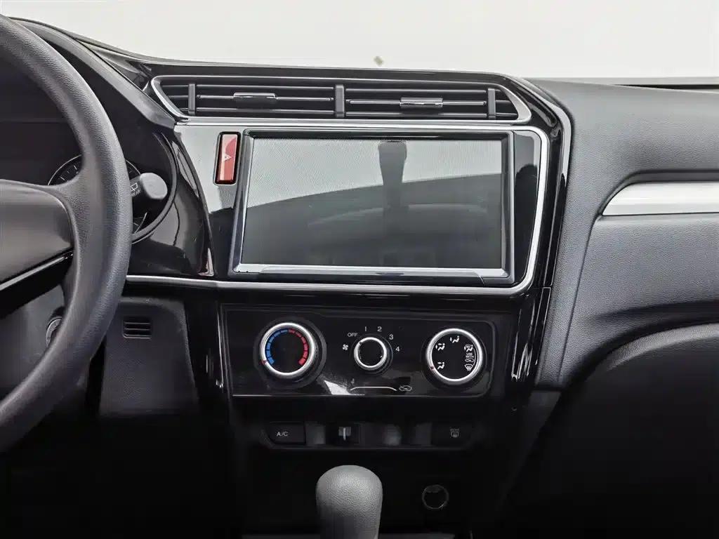 2017 Honda Crider 1.5L CVT Comfort Edition — миниатюра 12