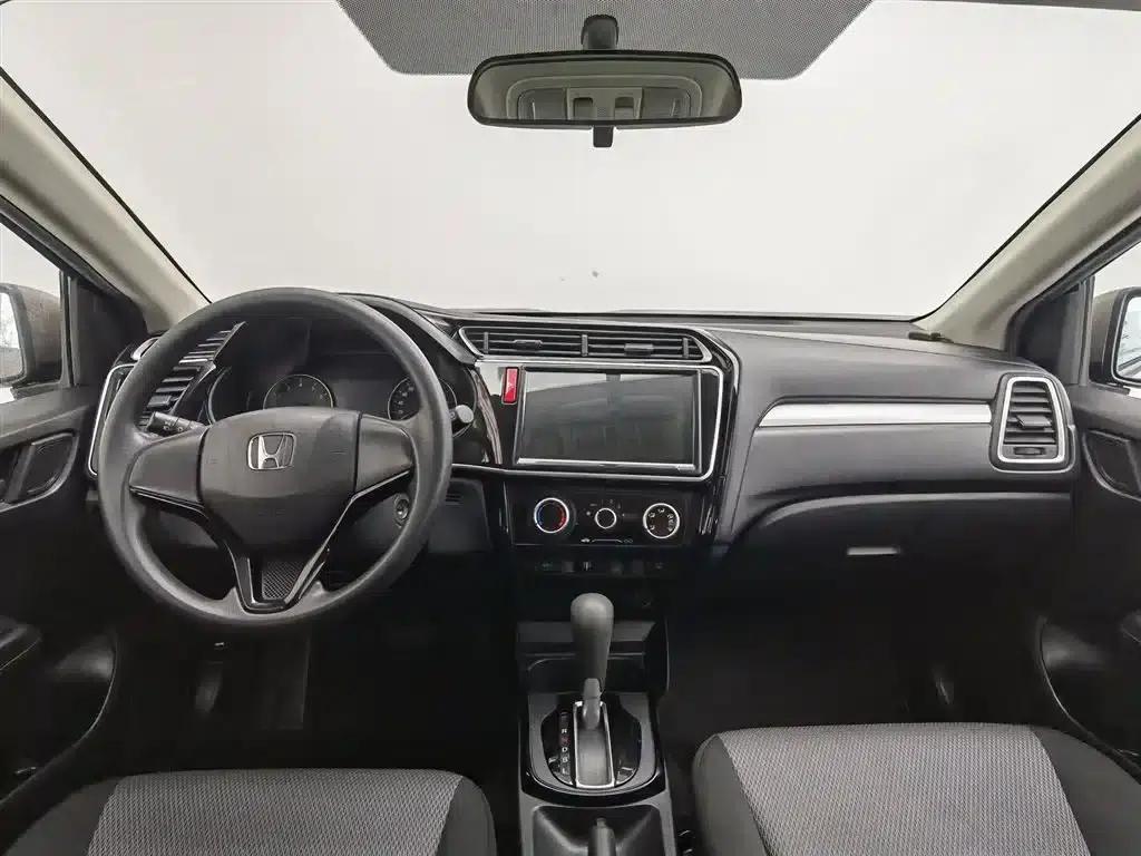 2017 Honda Crider 1.5L CVT Comfort Edition — миниатюра 5