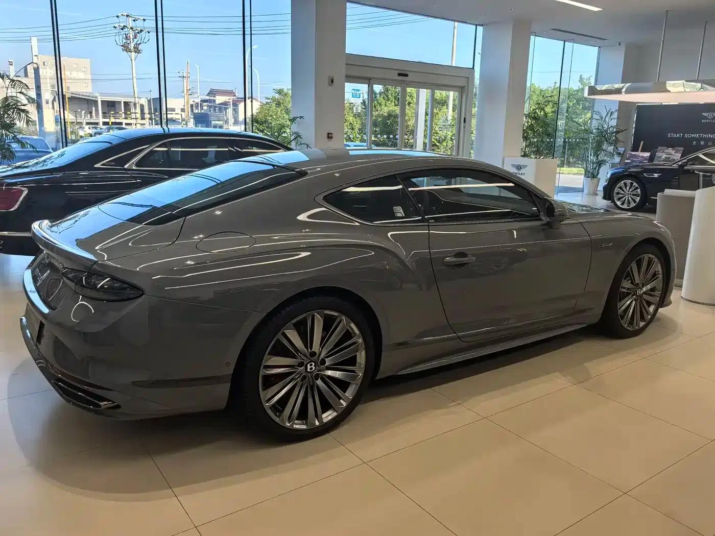 2025 Continental Plug-in Hybrid GT Ultimate Edition — миниатюра 8