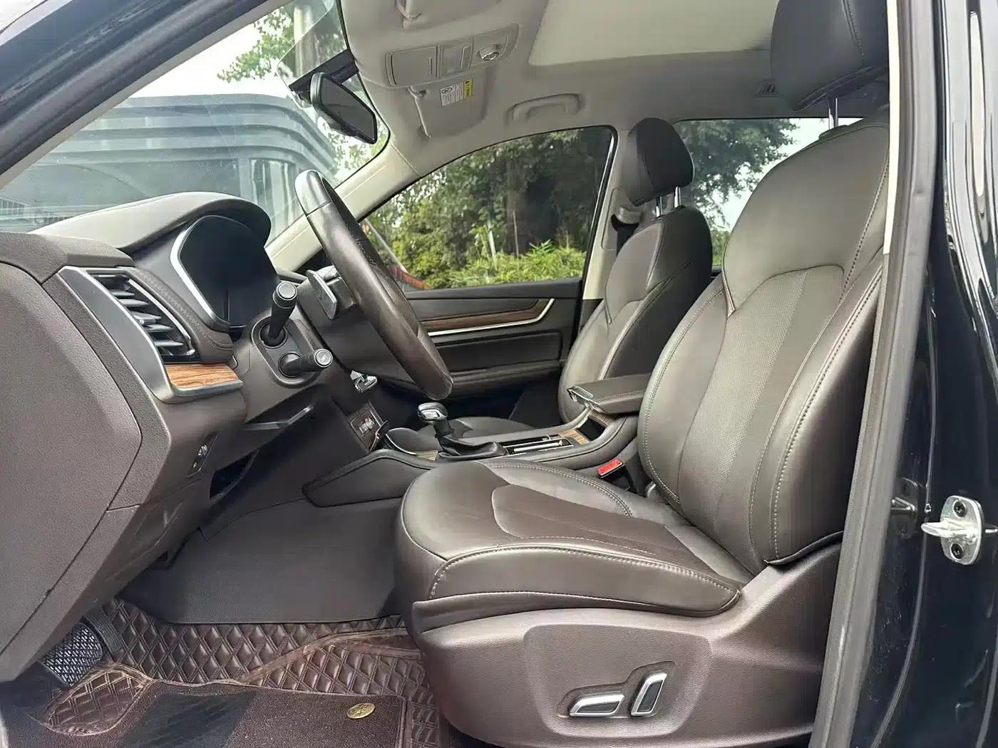 Roewe RX8 2019 30T Intelligent Internet Two-Wheel Drive Super Flagship Edition — миниатюра 6