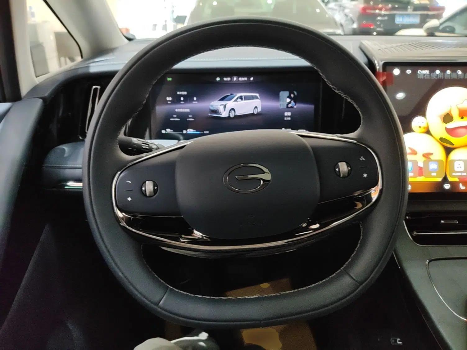 GAC Trumpchi Xiangwang M8 2025 Kunkun Series Ultra First-Class Cabin — миниатюра 13