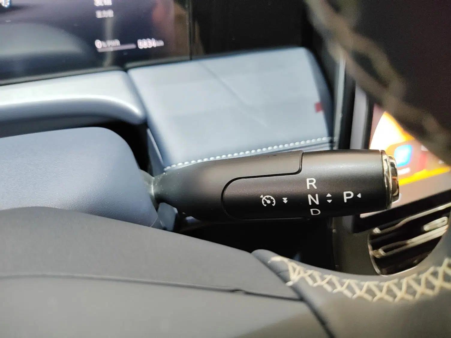 GAC Trumpchi Xiangwang M8 2025 Kunkun Series Ultra First-Class Cabin — миниатюра 16