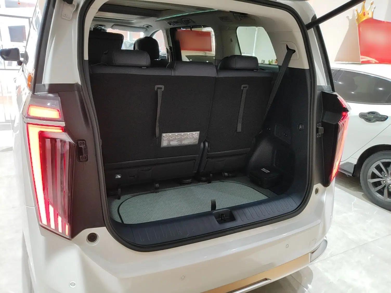GAC Trumpchi Xiangwang M8 2025 Kunkun Series Ultra First-Class Cabin — миниатюра 21