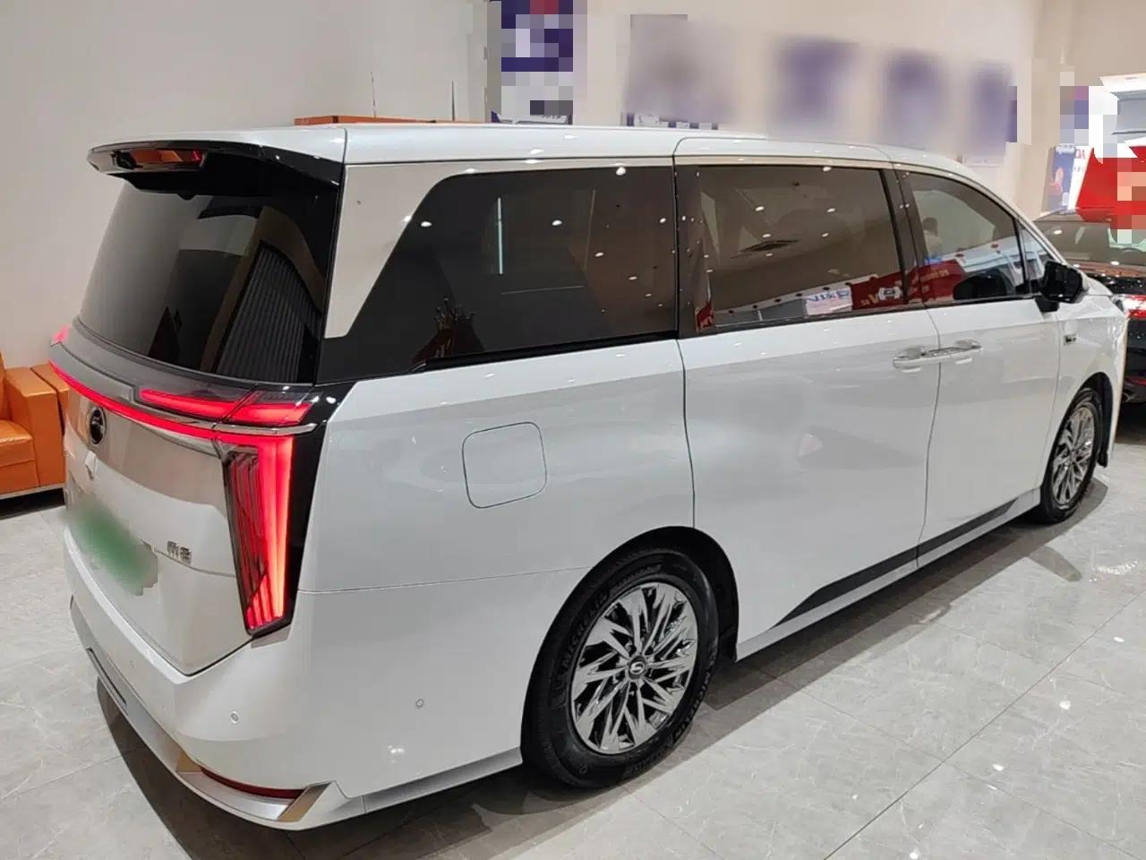 GAC Trumpchi Xiangwang M8 2025 Kunkun Series Ultra First-Class Cabin — миниатюра 4