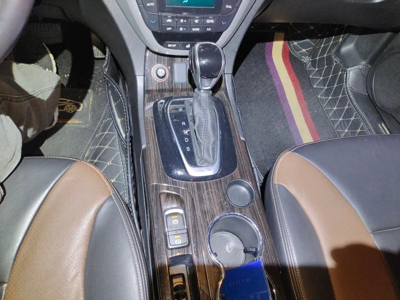 GAC Trumpchi GS5 Super 2015 1.8T Automatic Two-Wheel Drive Luxury Navigation Edition — миниатюра 15