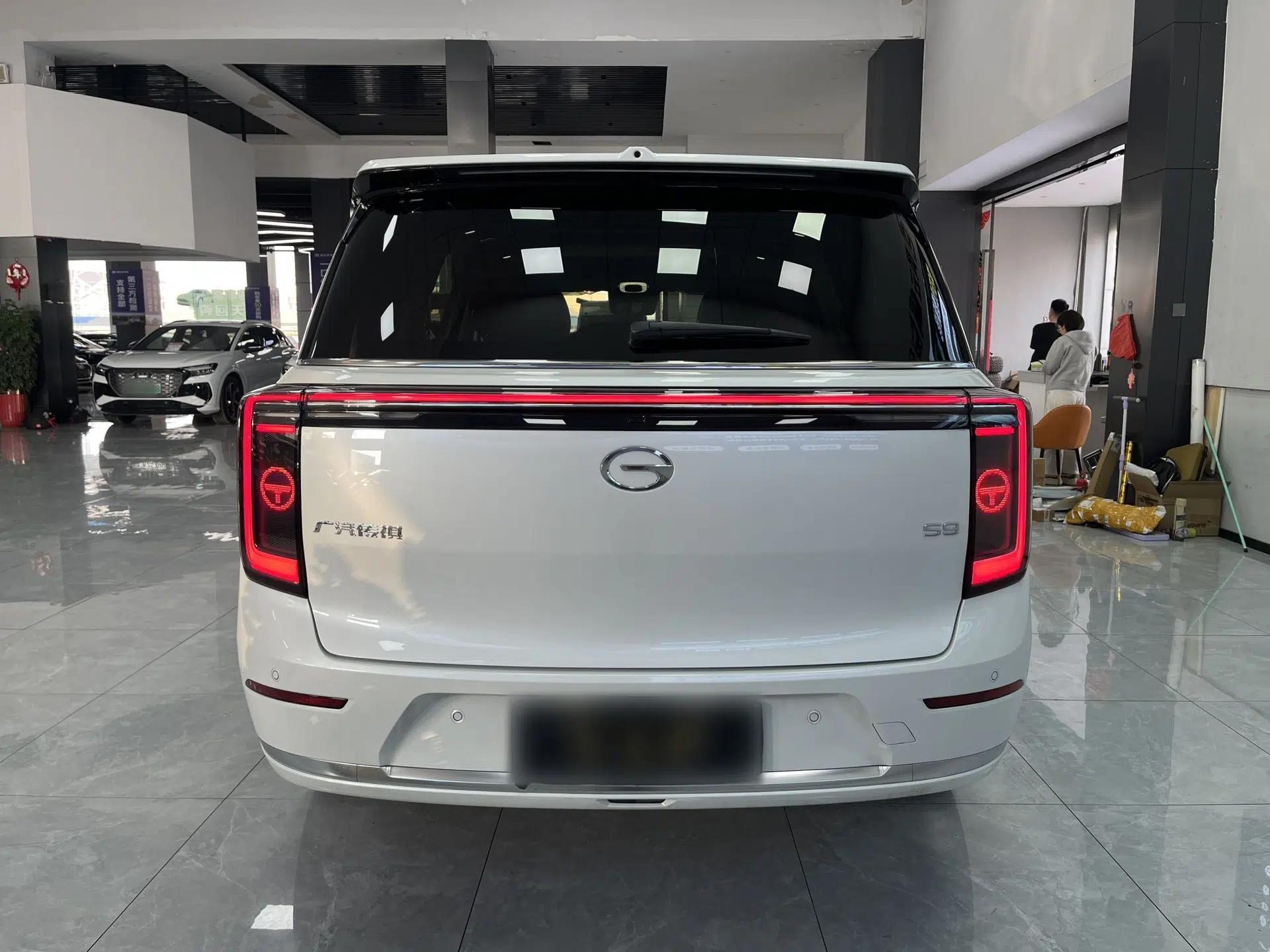 GAC Trumpchi S9 2025 Model Qiankun Ultra 6-Seater — миниатюра 9