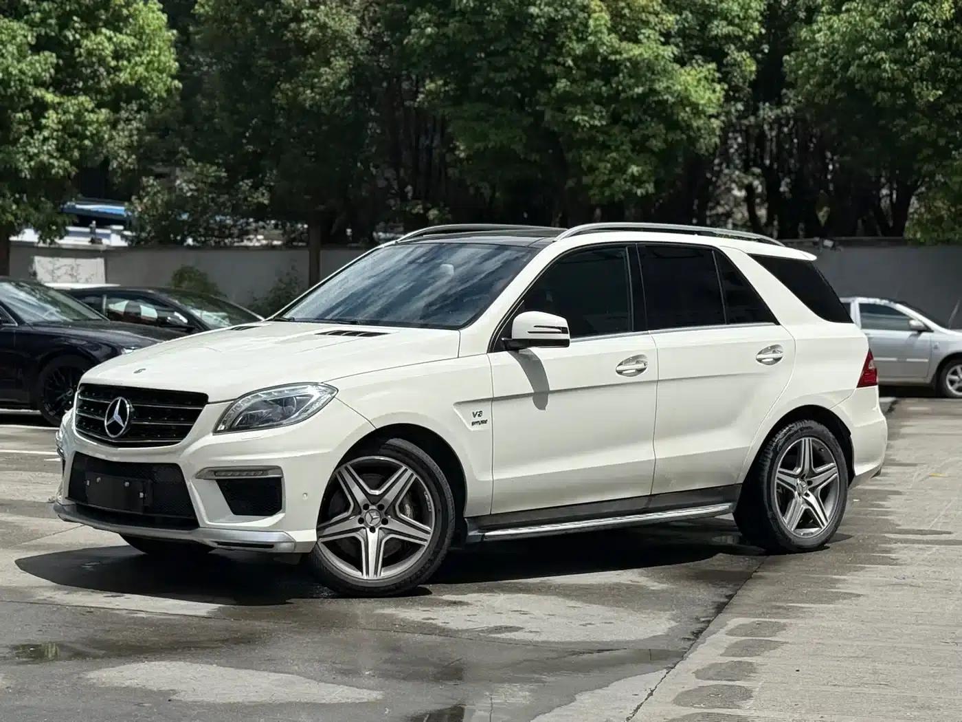 2012 Mercedes-Benz M-Class AMG ML 63 — миниатюра 1