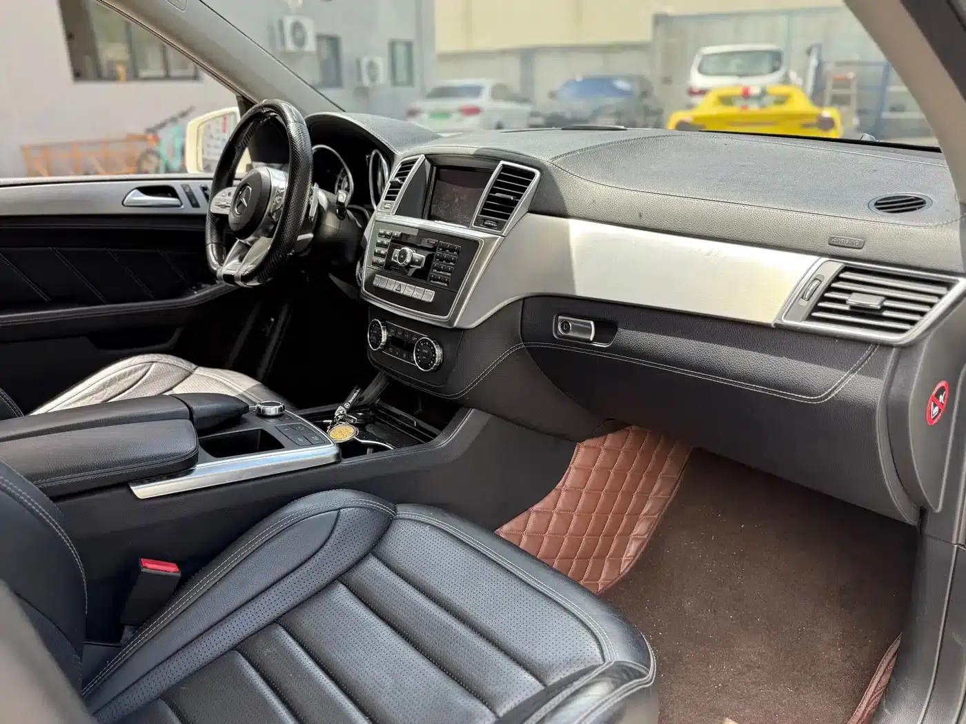 2012 Mercedes-Benz M-Class AMG ML 63 — миниатюра 5