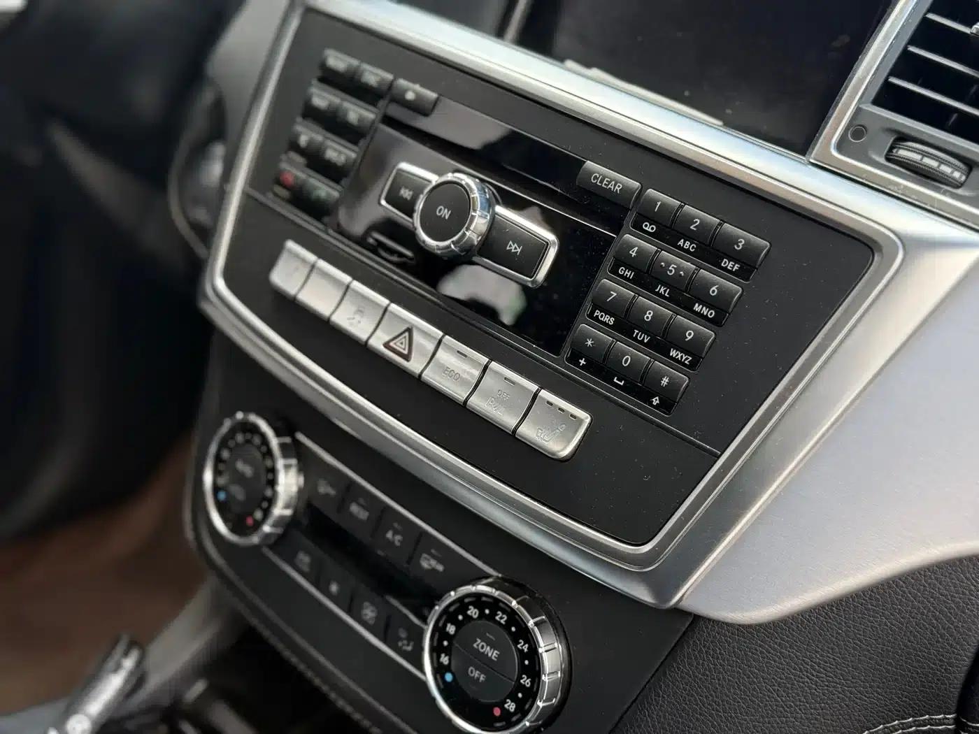 2012 Mercedes-Benz M-Class AMG ML 63 — миниатюра 6