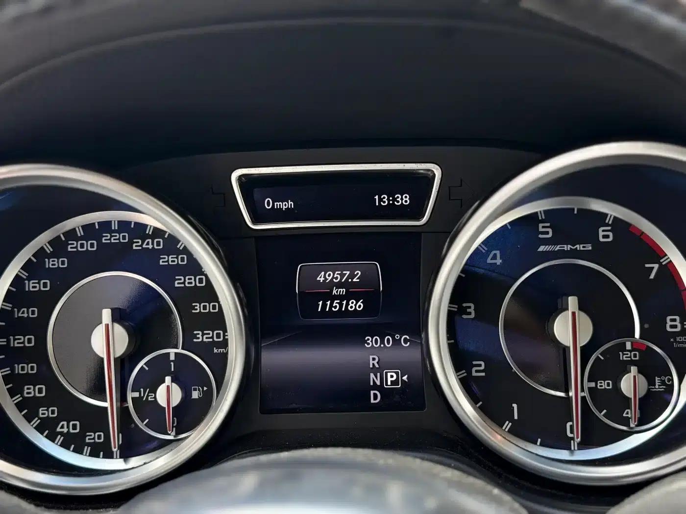 2012 Mercedes-Benz M-Class AMG ML 63 — миниатюра 8