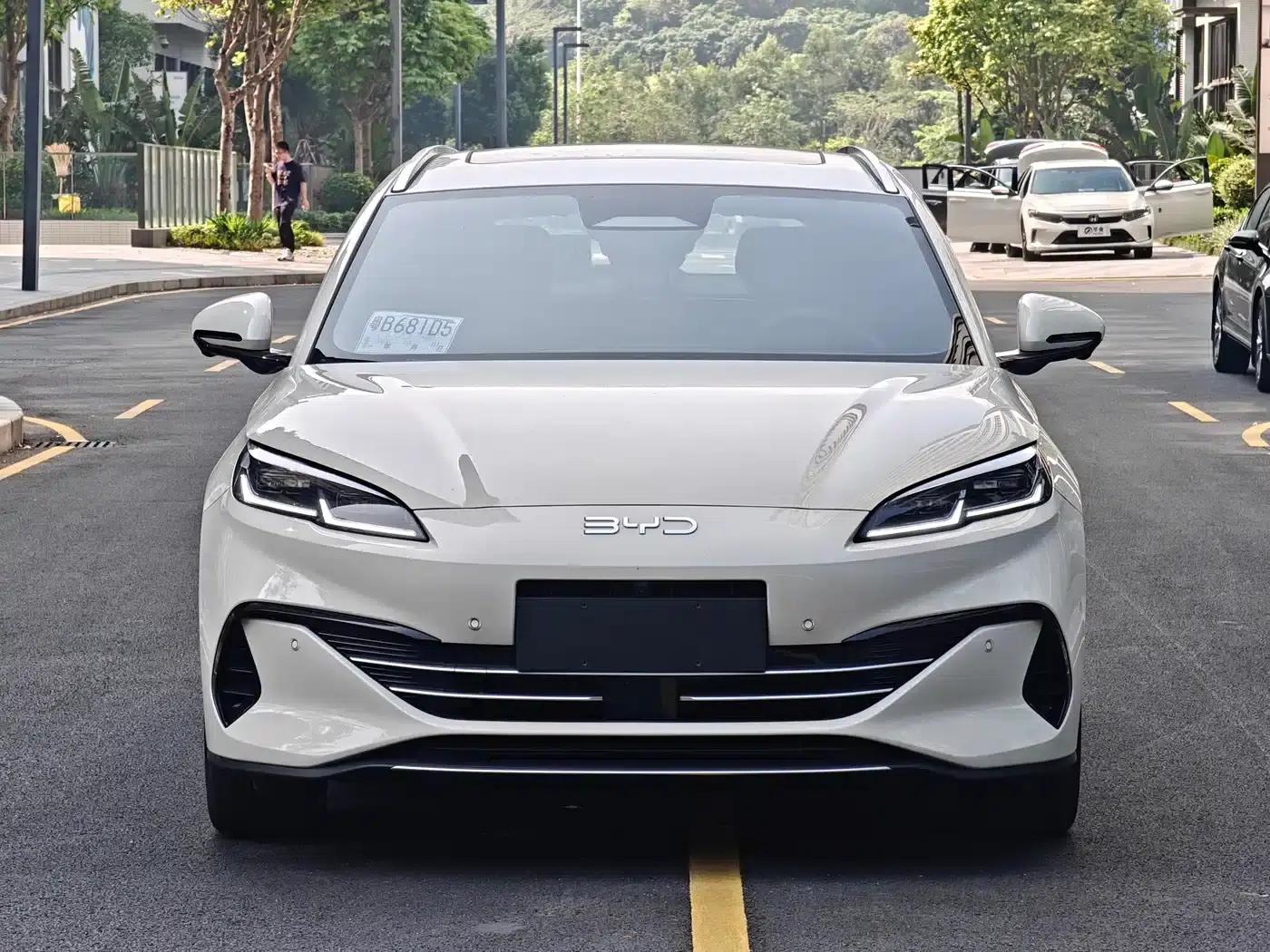 Seal 06 DM-i Touring Edition 2025 DM-i 150KM Premium Model — миниатюра 2