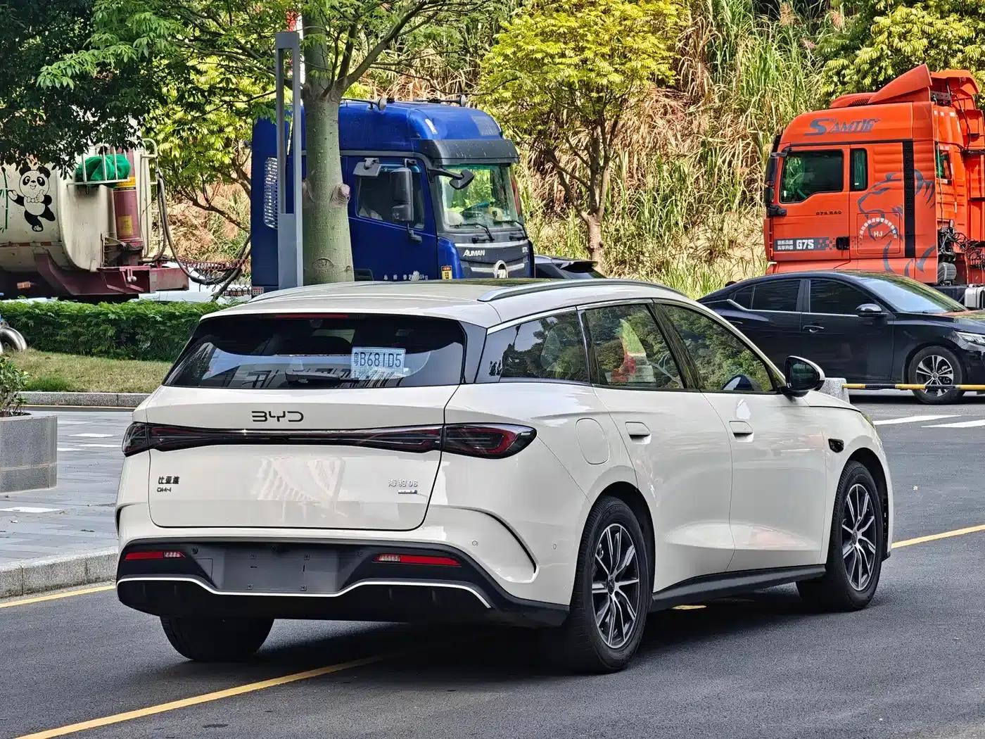 Seal 06 DM-i Touring Edition 2025 DM-i 150KM Premium Model — миниатюра 9