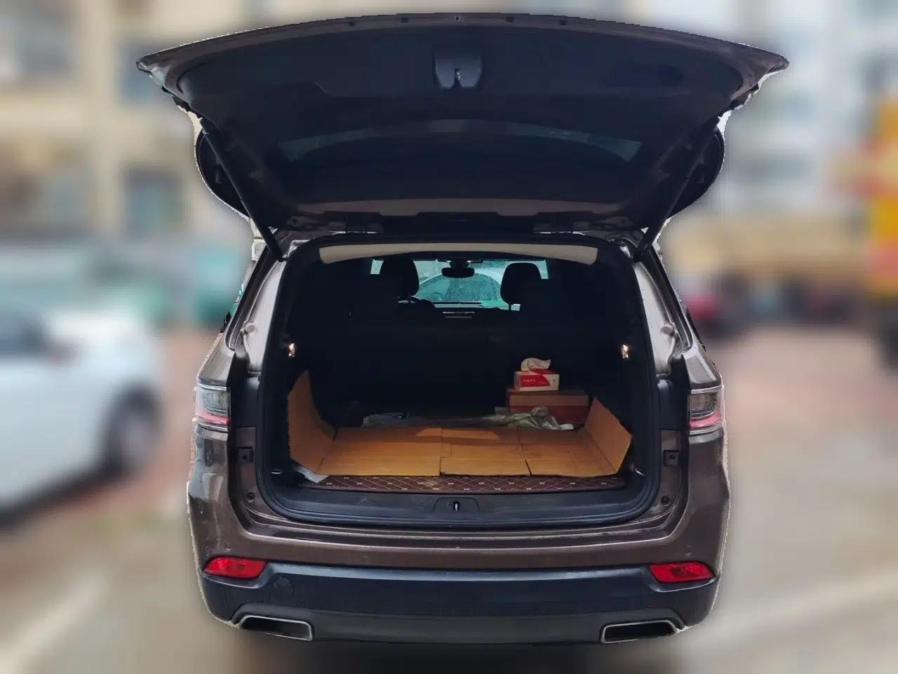 Jeep Commander 2018 2.0T Four-Wheel Drive Prestige Edition China V — миниатюра 20
