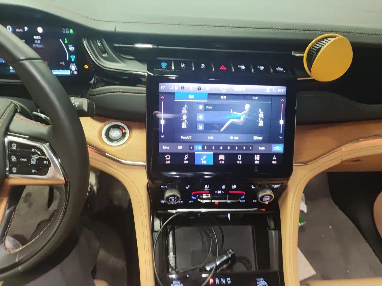 Jeep Grand Cherokee New Energy 2023 4xe Summit Edition — миниатюра 14