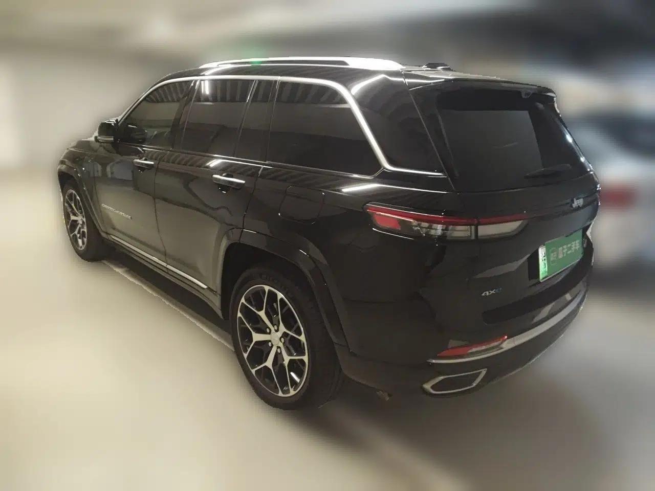 Jeep Grand Cherokee New Energy 2023 4xe Summit Edition — миниатюра 4