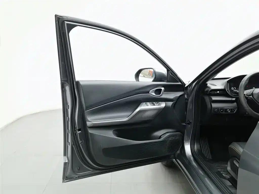 Baojun Valli 2021 1.5T Yili Ranch CVT Luxury Edition — миниатюра 8