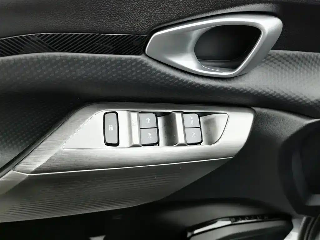 Baojun Valli 2021 1.5T Yili Ranch CVT Luxury Edition — миниатюра 9