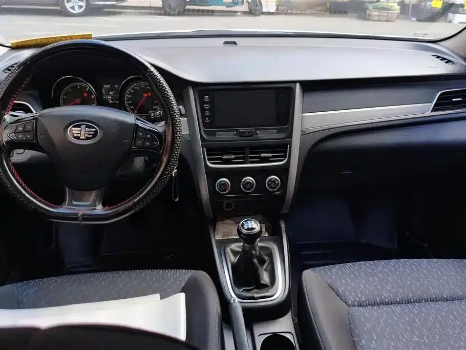Besturn B30 2016 1.6L Manual Deluxe Edition — миниатюра 12