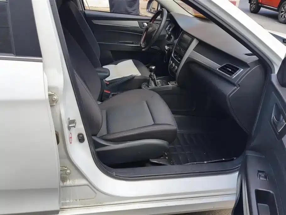 Besturn B30 2016 1.6L Manual Deluxe Edition — миниатюра 8
