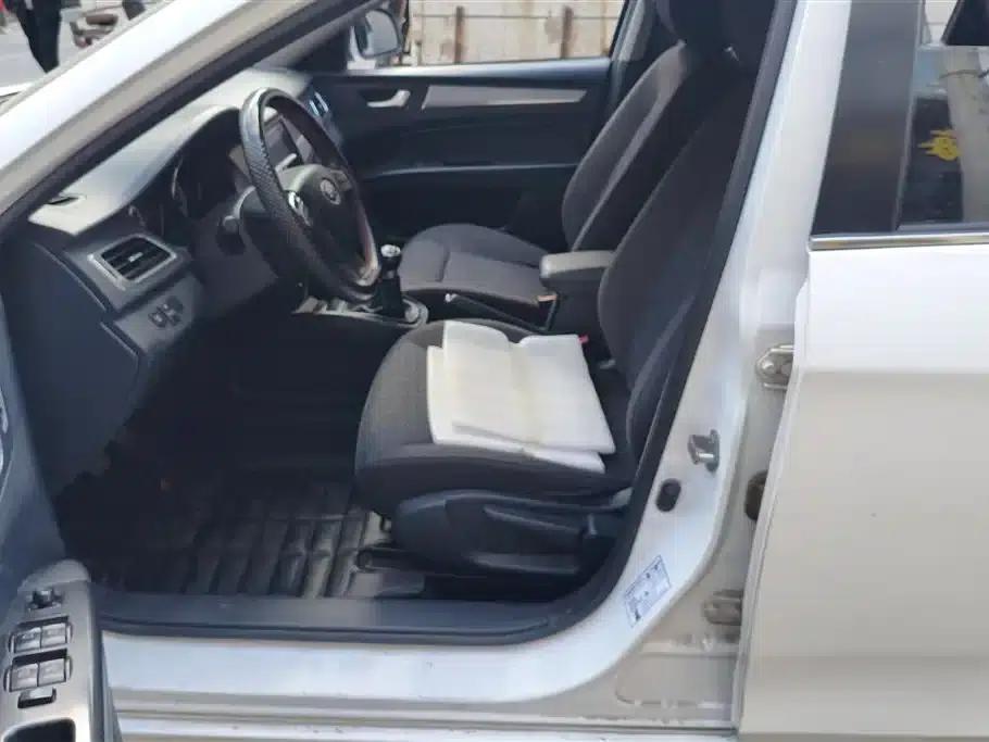 Besturn B30 2016 1.6L Manual Deluxe Edition — миниатюра 9