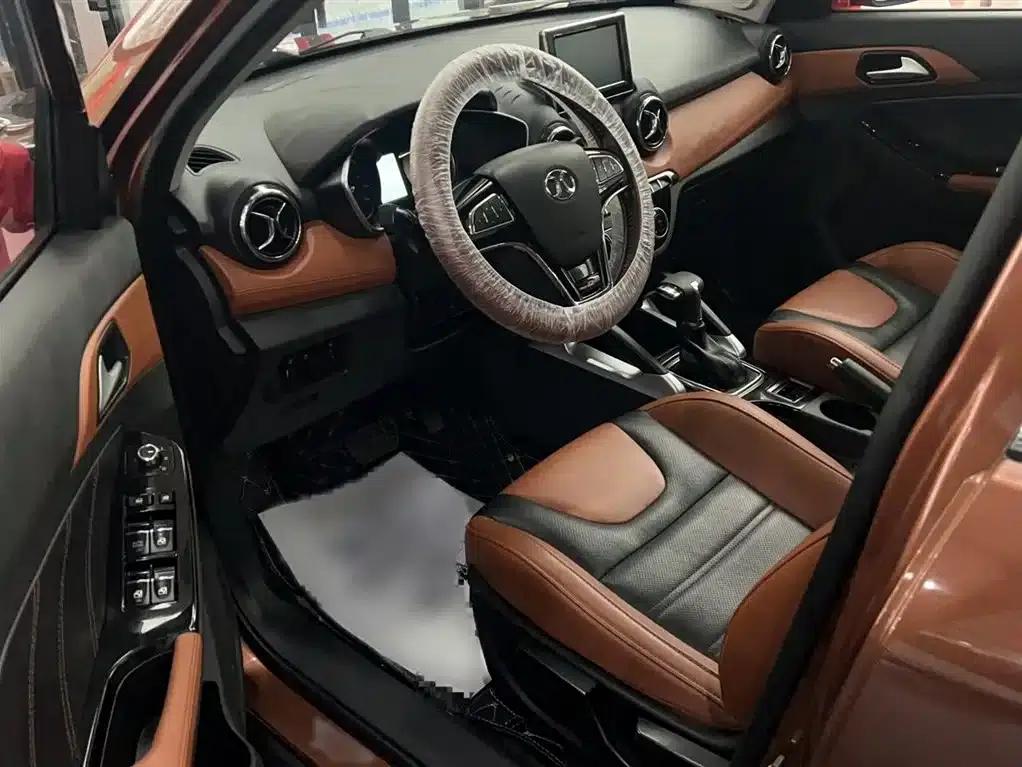 2016 Senova X35 1.5L Automatic Deluxe Edition — миниатюра 13