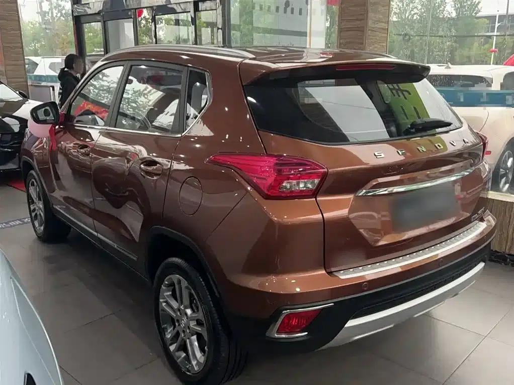 2016 Senova X35 1.5L Automatic Deluxe Edition — миниатюра 10