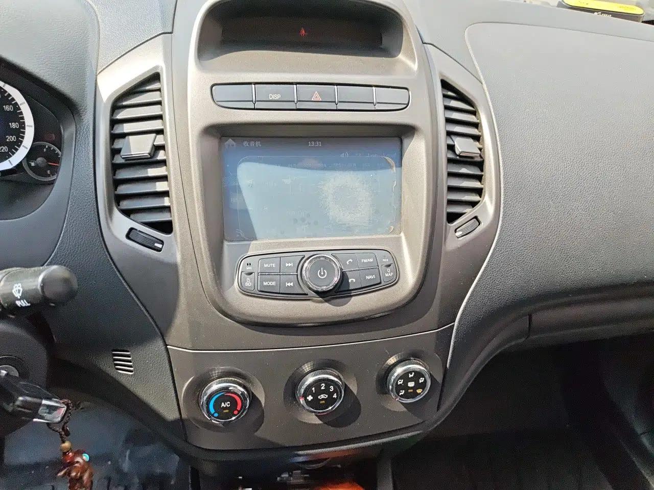 Geely Auto Diamond 2014 Sedan 1.5L Automatic Elite Model — миниатюра 14