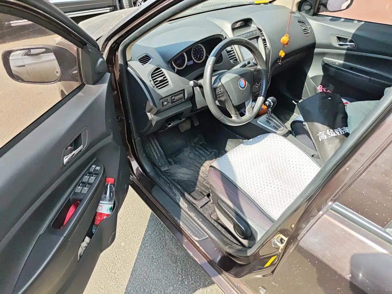 Geely Auto Diamond 2014 Sedan 1.5L Automatic Elite Model — миниатюра 17