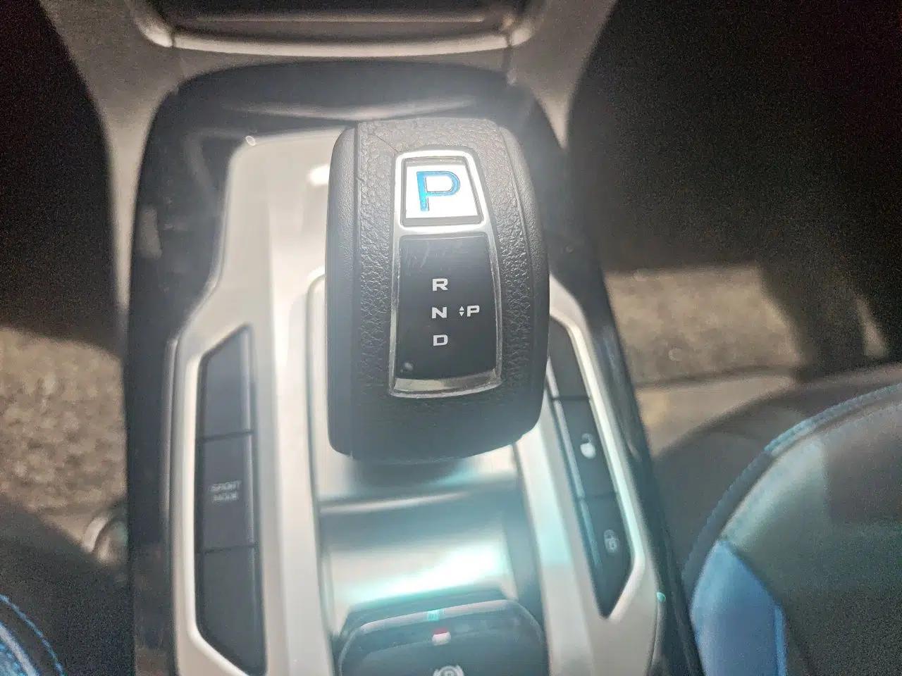 Geely Auto Emgrand New Energy 2017 EV300 Elite Model — миниатюра 15