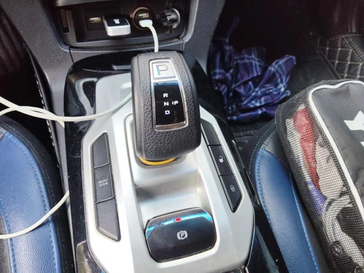 Geely Auto Emgrand New Energy 2017 EV300 Elite Model — миниатюра 15