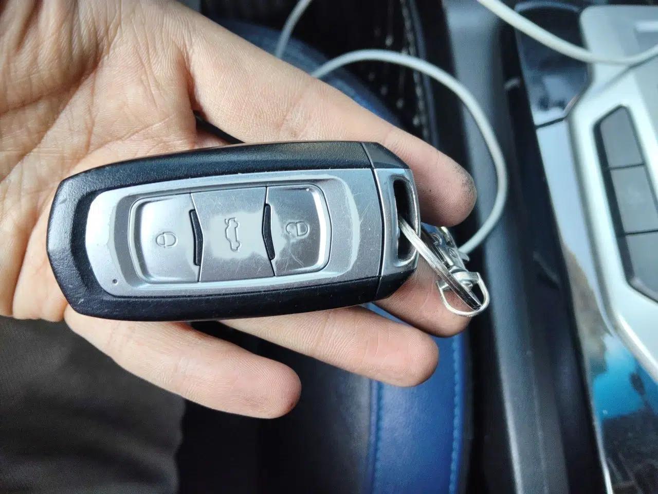 Geely Auto Emgrand New Energy 2017 EV300 Elite Model — миниатюра 9