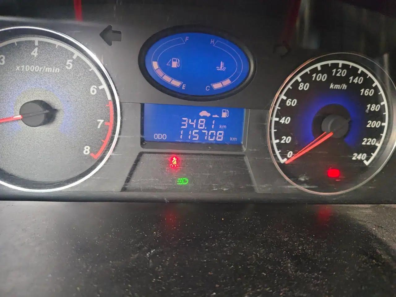 Geely Auto Classic Emgrand 2013 Sedan 1.5L Manual Entry-Level Model — миниатюра 13