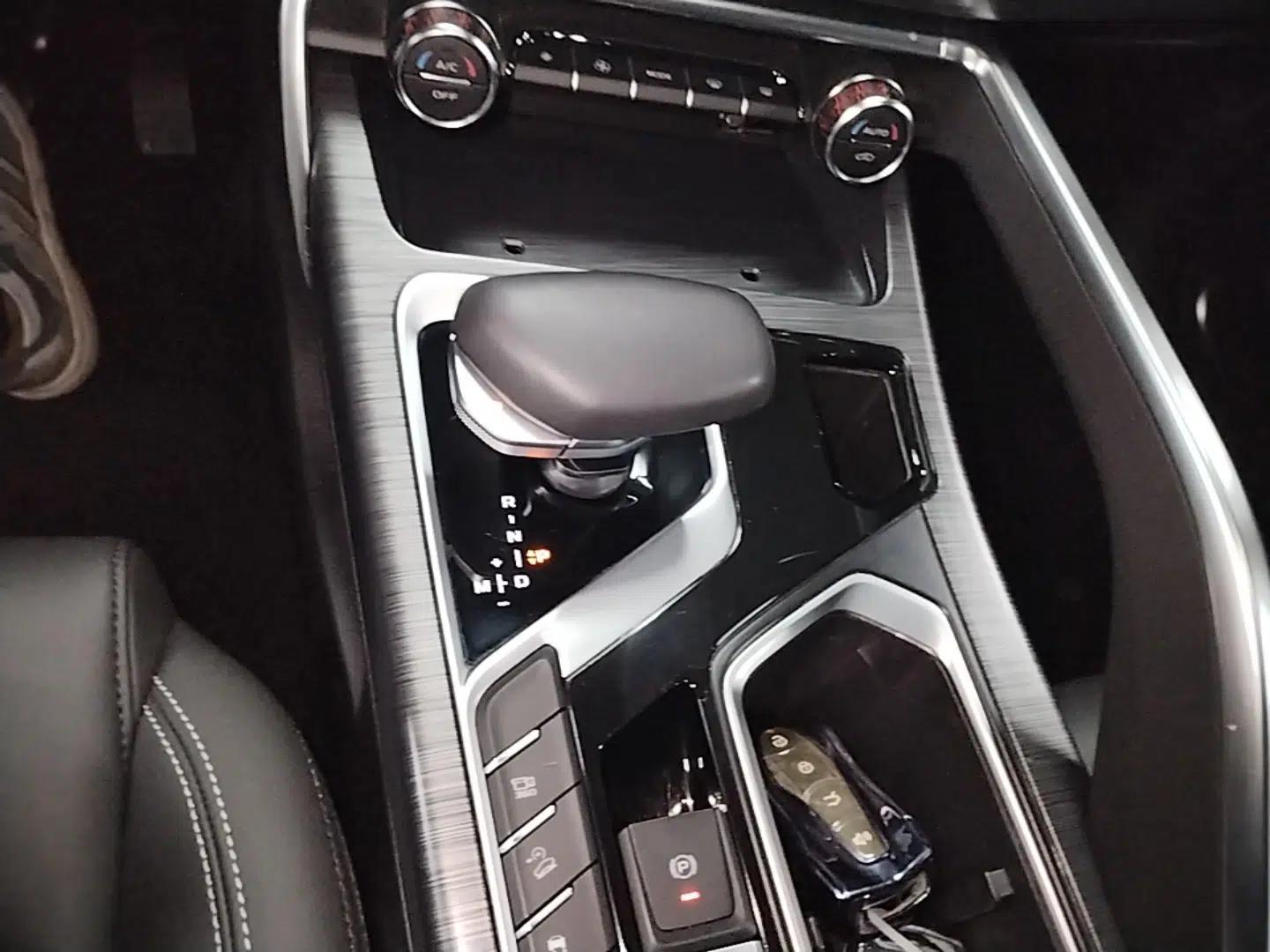 Geely Auto Monjaro S 2021 2.0TD Automatic Two-Wheel Drive Lightning Edition — миниатюра 17