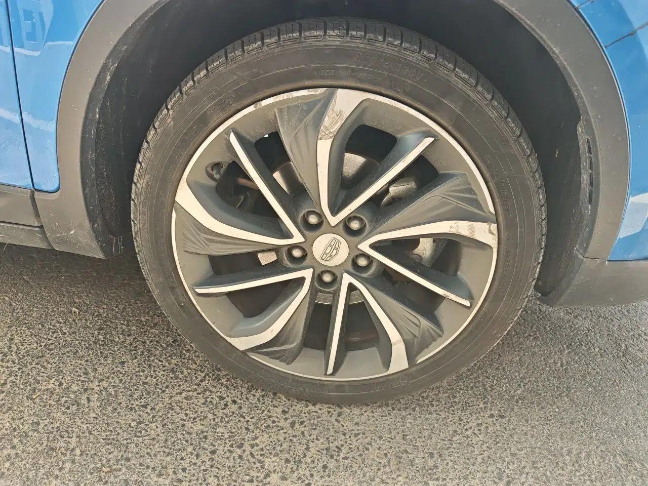 Geely Auto Emgrand GSe 2018 ZhenShang Model — миниатюра 8