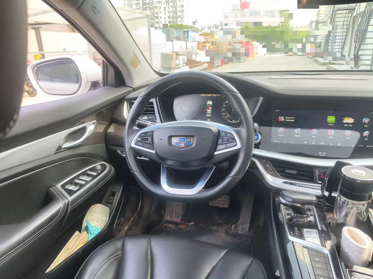 Geely Auto Emgrand GT New Energy 2018 1.5T PHEV Yao Ling Edition — миниатюра 11