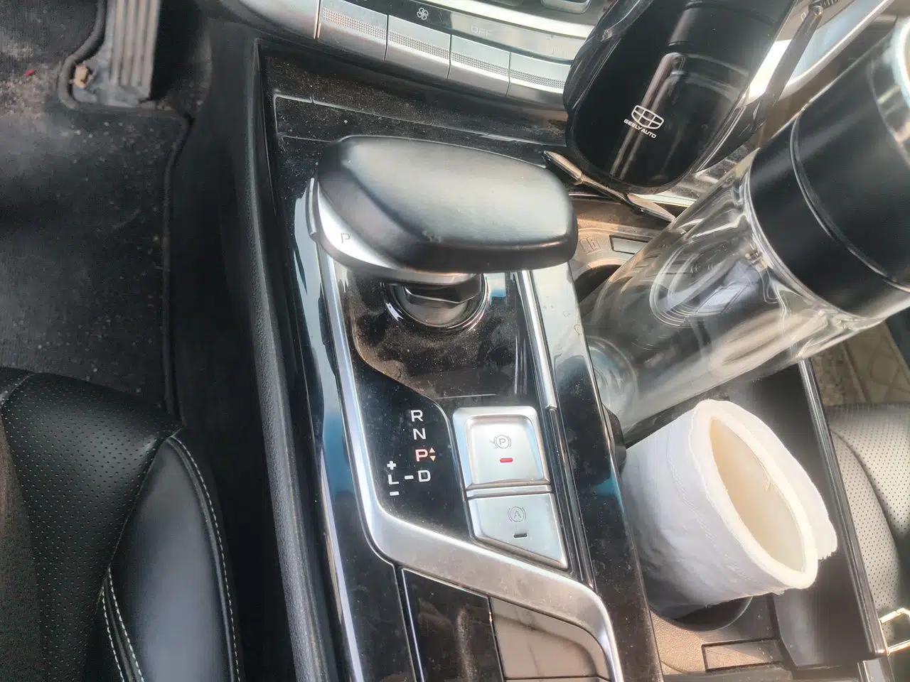 Geely Auto Emgrand GT New Energy 2018 1.5T PHEV Yao Ling Edition — миниатюра 15